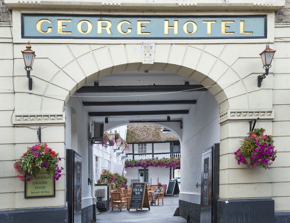 George Hotel By Greene King Inns Huntingdon Bagian luar foto