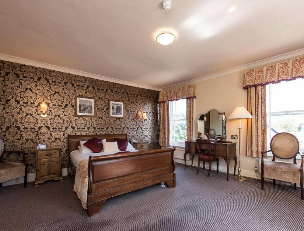George Hotel By Greene King Inns Huntingdon Bagian luar foto