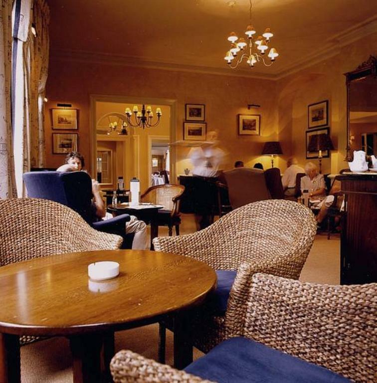 George Hotel By Greene King Inns Huntingdon Bagian luar foto
